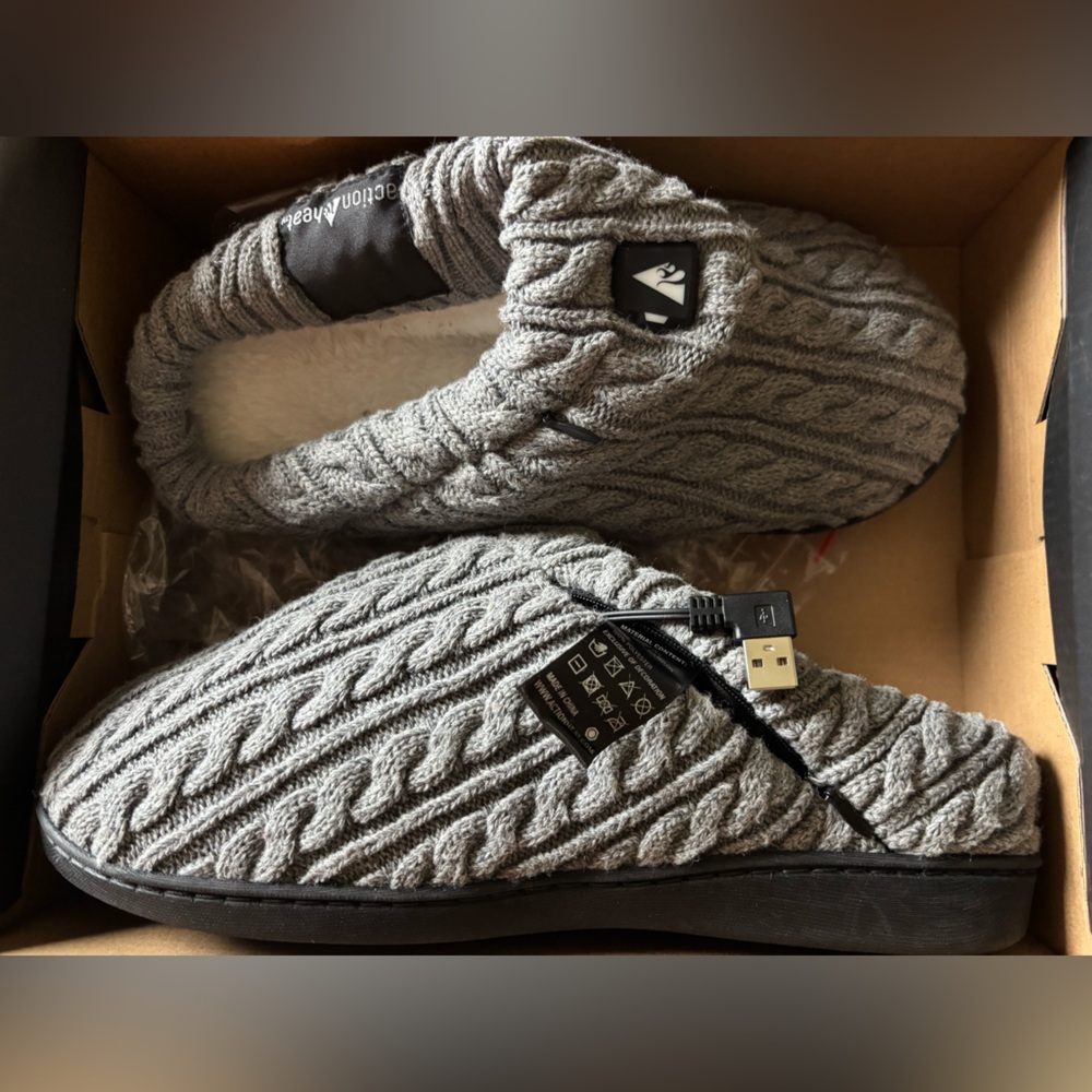 Action heat battery powered rechargeable  unisex Gray Cable Knit Slippers